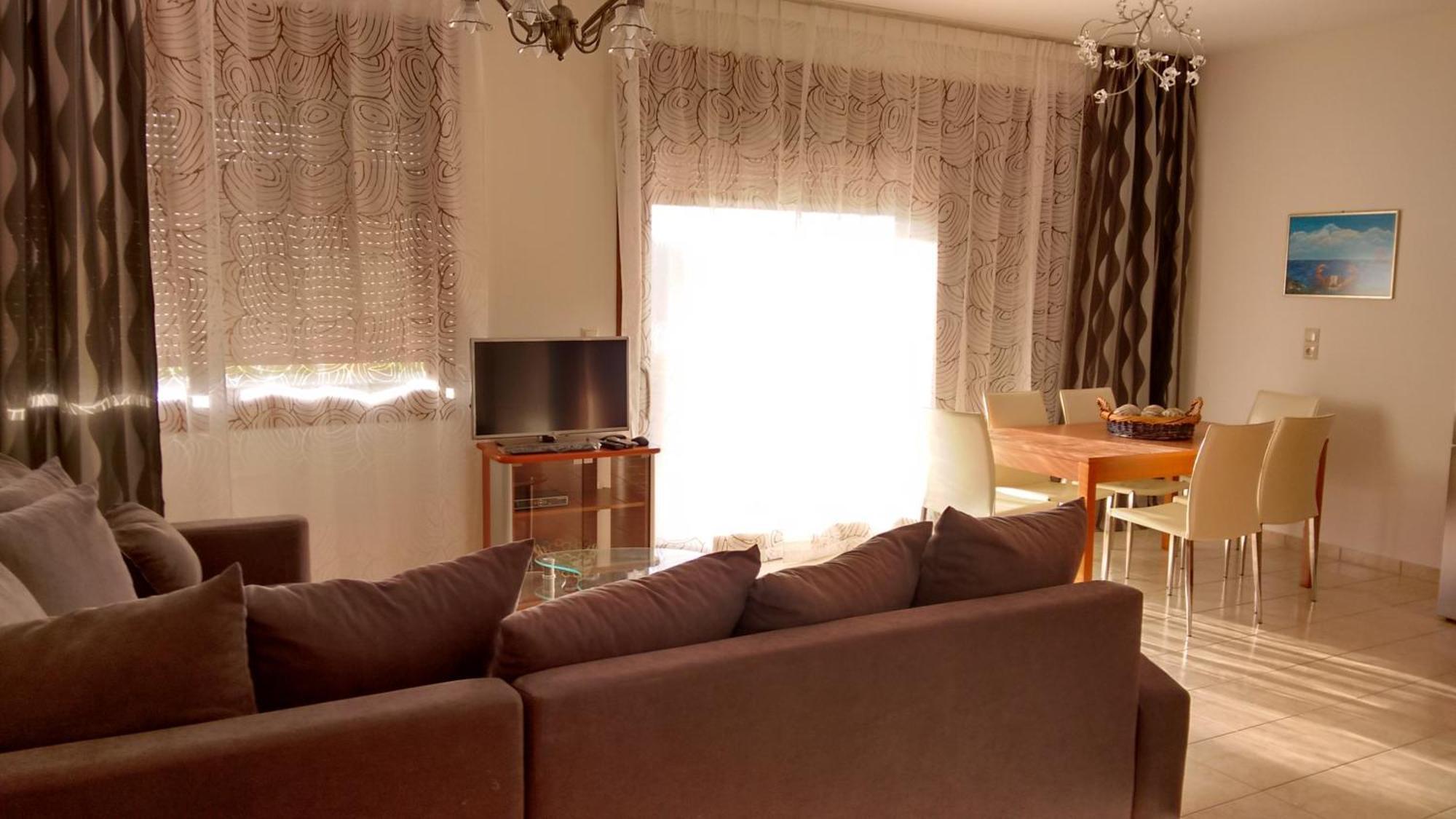 Tholos Bay Suites Kavoúsion Habitación foto