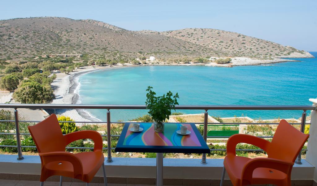 Tholos Bay Suites Kavoúsion Habitación foto